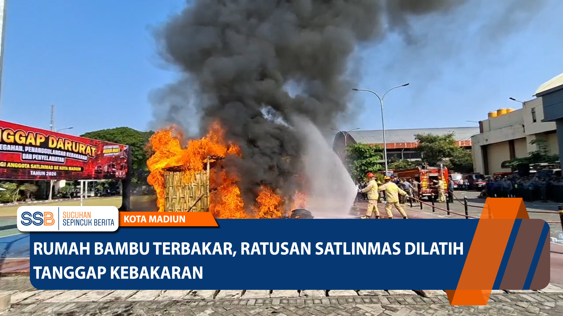 Rumah Bambu Terbakar, Ratusan Satlinmas Dilatih Tanggap