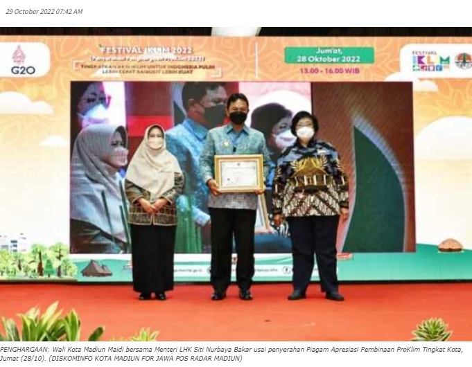 Getol Kembangkan Kampung Iklim, Wali Kota Raih Penghargaan dari Menteri LHK