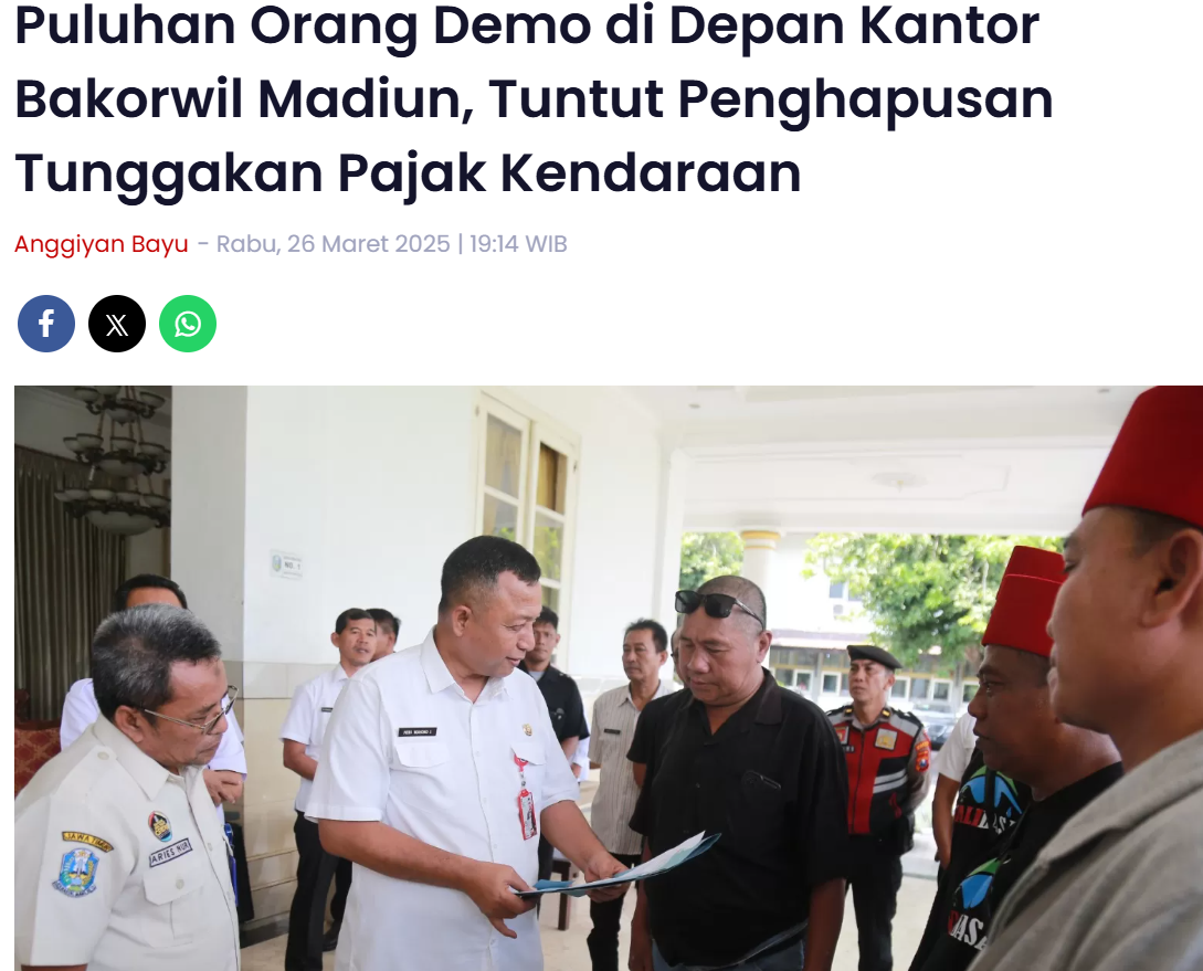 Puluhan Orang Demo di Depan Kantor Bakorwil Madiun, Tuntut Penghapusan Tunggakan Pajak Kendaraan