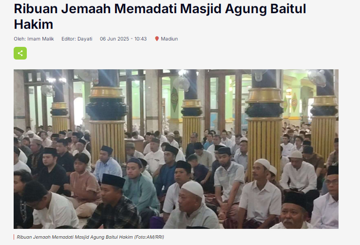 Ribuan Jemaah Memadati Masjid Agung Baitul Hakim