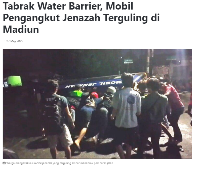 Tabrak Water Barrier, Mobil Pengangkut Jenazah Terguling di Madiun