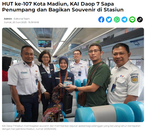HUT ke-107 Kota Madiun, KAI Daop 7 Sapa Penumpang dan Bagikan Souvenir di Stasiun