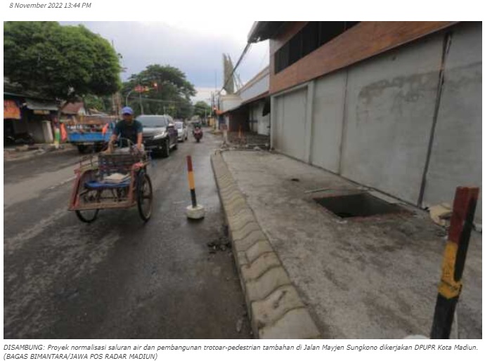 Kembangkan Normalisasi Saluran Air Jalan Mayjen Sungkono