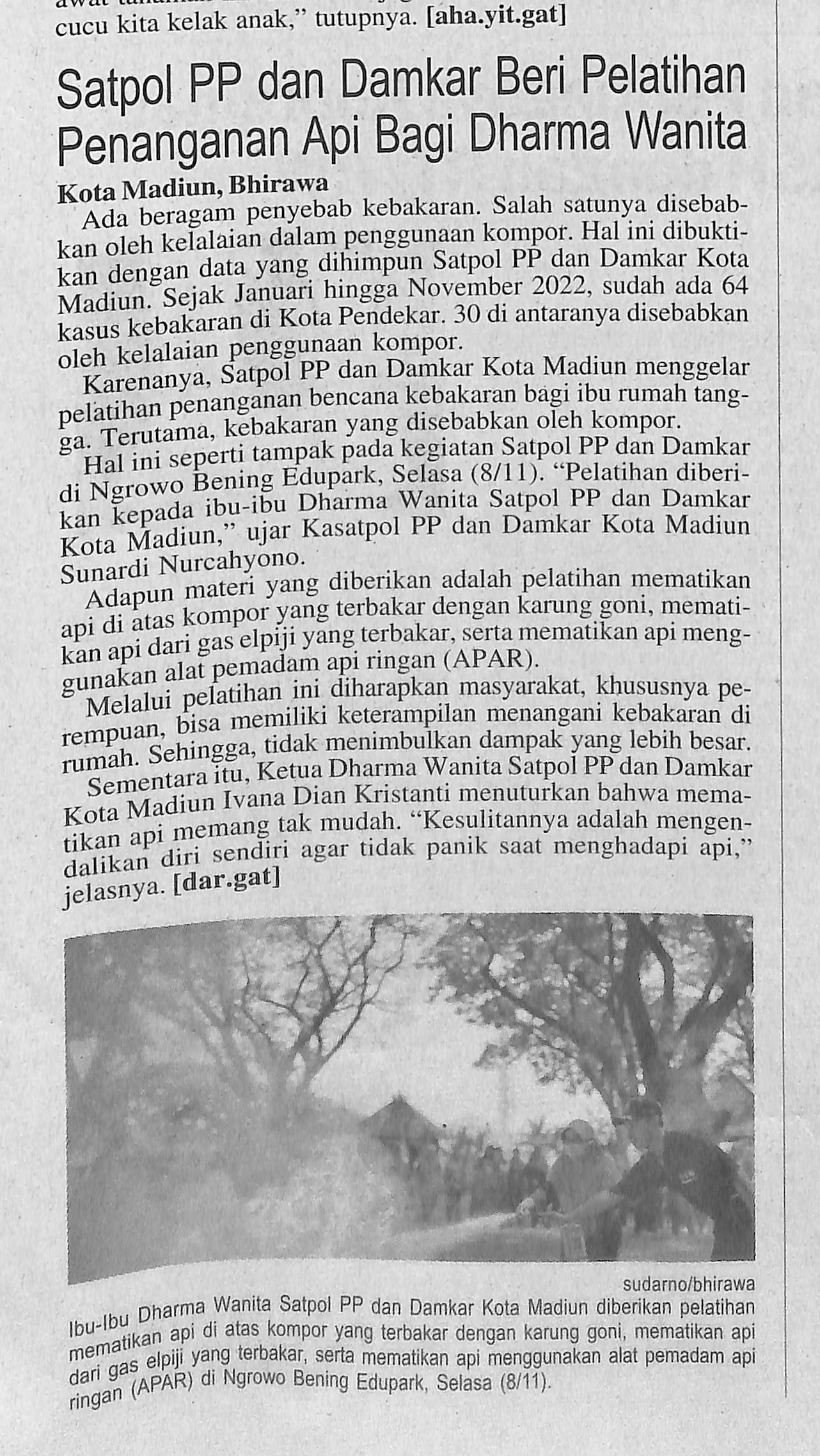 Satpol PP dan Damkar Beri Pelatihan Penanganan Api Bagi Dharma Wanita