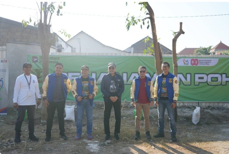 KAI Daop 7 Madiun Tanam Pohon untuk Dukung Kelestarian Lingkungan