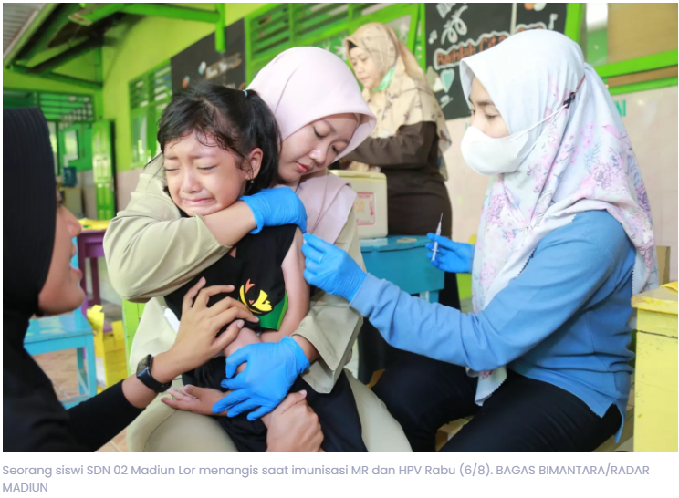 Puluhan Siswa SD di Madiun Diimunisasi HPV, Ada yang Nangis Sesenggukan