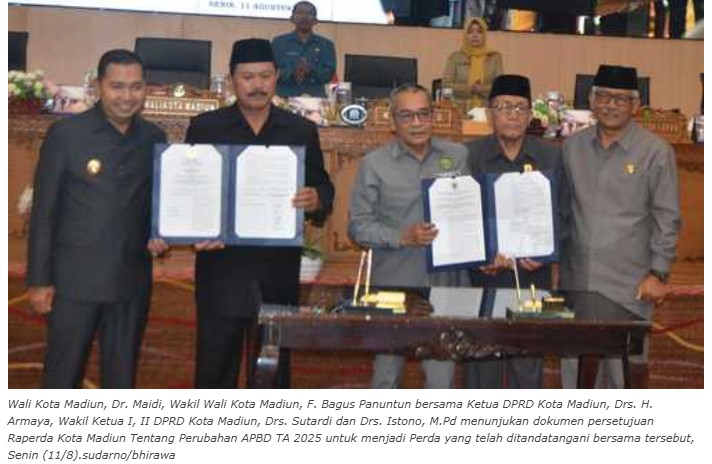 DPRD Bersama Wali Kota Madiun Tandatangani Raperda Perubahan APBD TA 2025