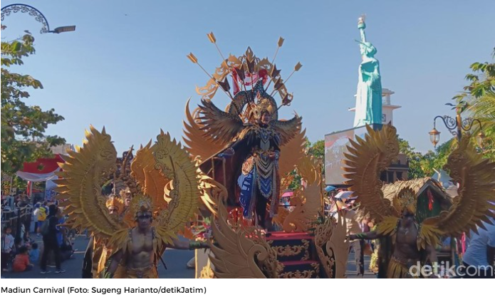 Ribuan Warga Padati Madiun Carnival, Ada Atraksi Pendekar-Ikon Dunia  Baca artikel detikjatim, "Ribuan Warga Padati Madiun Carnival, Ada Atraksi Pendekar-Ikon Dunia" selengkapnya https://www.detik.com/jatim/berita/d-8078947/ribuan-warga-padati-madiun-carnival-ada-atraksi-pendekar-ikon-dunia.  Download Apps Detikcom Sekarang https://apps.detik.com/detik/