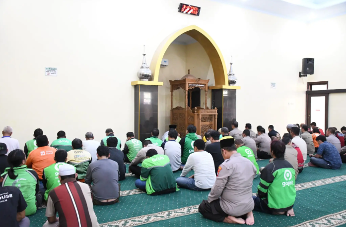 Polres Madiun Kota Gelar Salat Gaib dan Doa Bersama Untuk Alm Affan Kurniawan