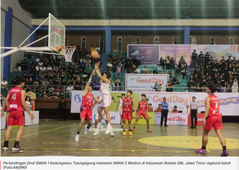 Tim Putra SMAN-1 Kedungwaru Juara Basket DBL Jatim
