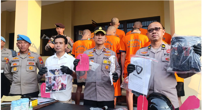 Aksi Serentak di Madiun Berujung Ricuh