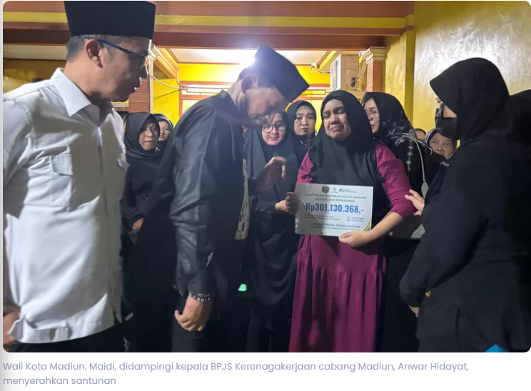 Walikota Madiun Menyerahkan Klaim BPJS Ketenagakerjaan kepada Ahliwaris Peserta Pro JKK JKM