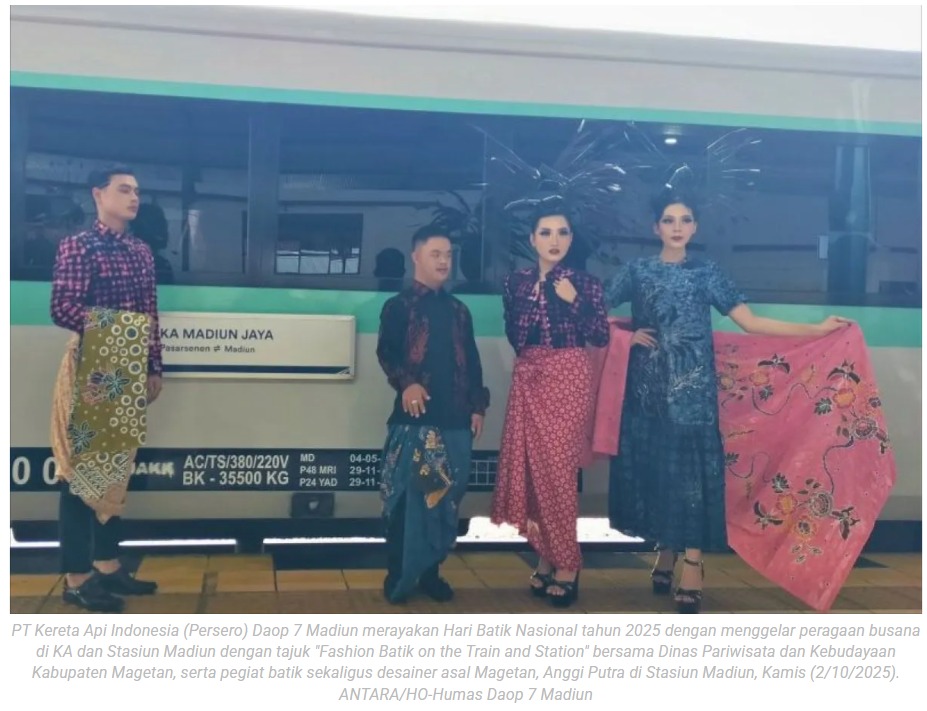 Daop Madiun rayakan Hari Batik dengan peragaan busana di KA dan stasiun