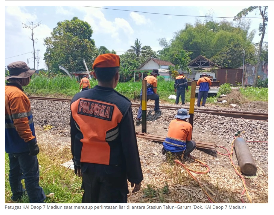KAI Daop 7 Madiun Tutup Perlintasan Sebidang Liar di Antara Stasiun Talun–Garum