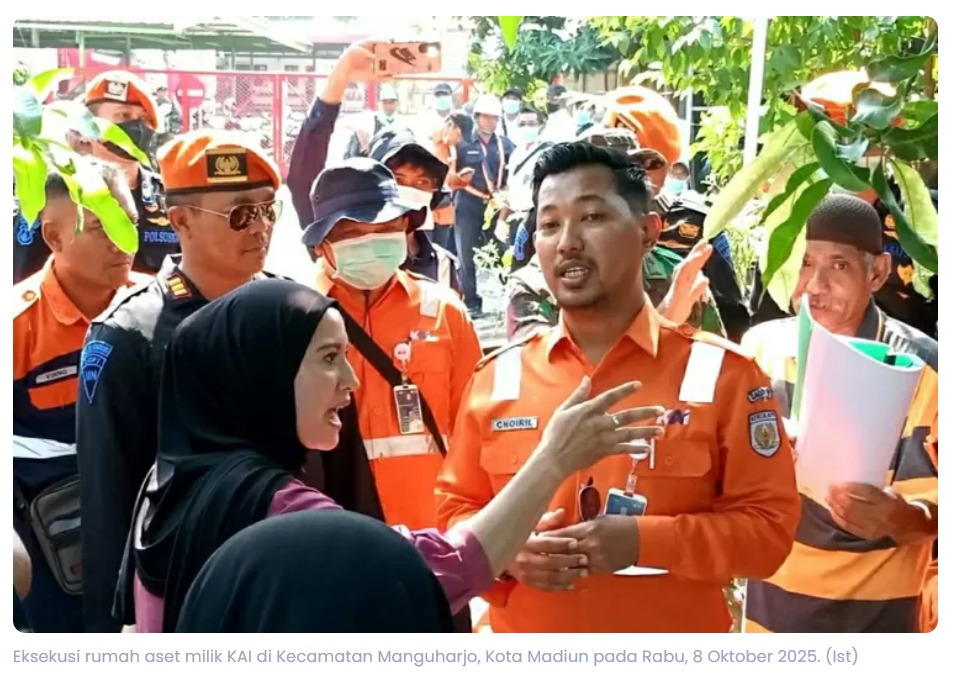 Petugas Bersitegang Dengan Warga saat Eksekusi Aset KAI di Madiun