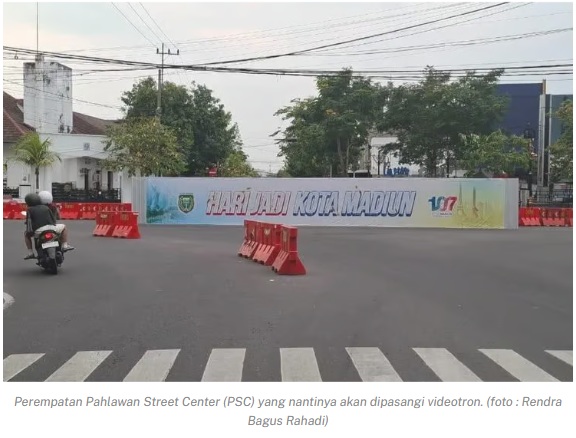 Proyek Videotron di Jantung Kota Madiun Tak Pakai Uang Rakyat
