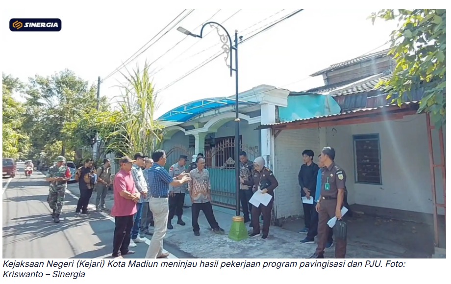 Kejari Kota Madiun Monitoring dan Evaluasi Proyek Pavingisasi dan PJU