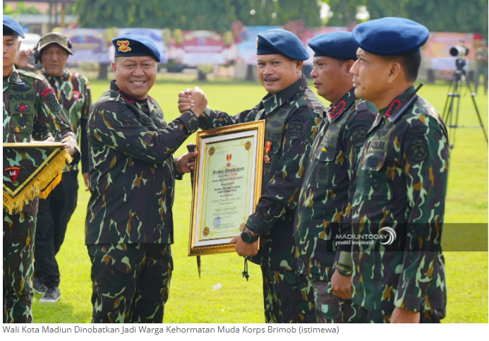Wali Kota Madiun Dinobatkan Jadi Warga Kehormatan Muda Korps Brimob