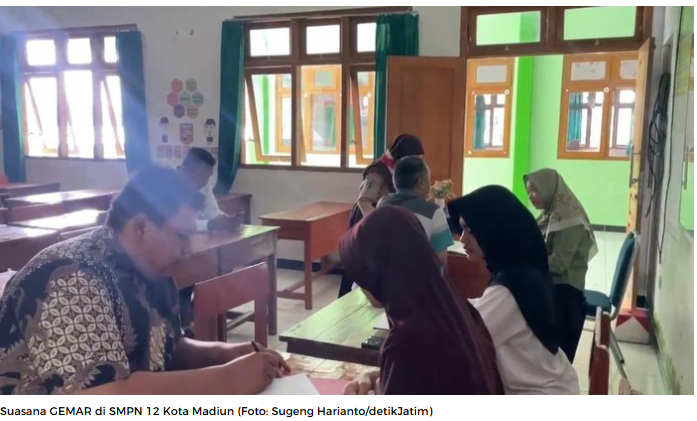 Gerakan Ayah Ambil Rapor Disambut Antusias di Madiun
