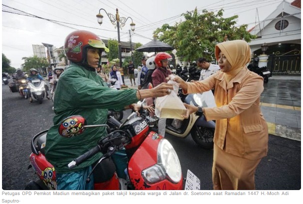 Program Berbagi Takjil Pemkot Madiun 2026, OPD Bagikan Ratusan Paket di 30 Titik Selama Ramadan 1447 H