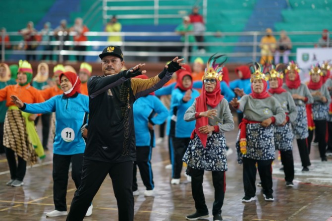 Jaga Kesehatan di Usia Senja, Pemkot Madiun Gelar Lomba Senam Lansia