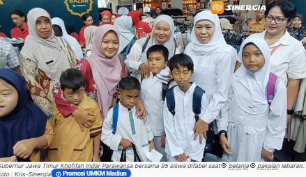 Ramadan Penuh Kebahagiaan, Khofifah Ajak 95 Siswa Difabel SLB Madiun Belanja Baju Lebaran di Mall