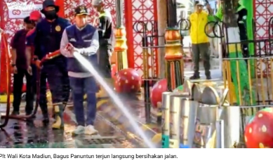 Pemkot Madiun Gelar Kerja Bhakti Tiga Pilar, Bersihkan Jalan Protokol Jelang Lebaran