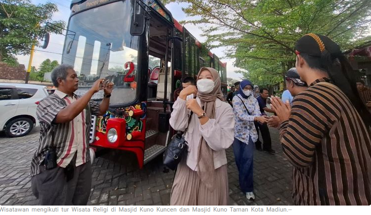 Tur Wisata Religi Kota Madiun Ramai Peminat, Wisatawan Jelajahi Masjid Kuno