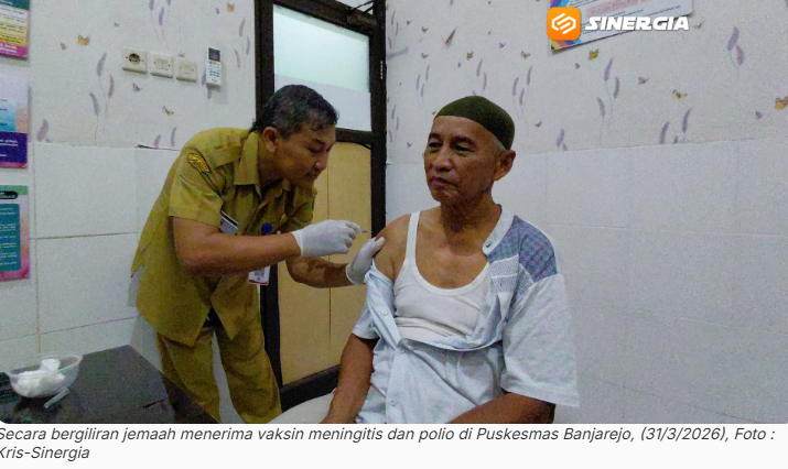 Jemaah Kota Madiun Jalani Vaksinasi Polio dan Meningitis