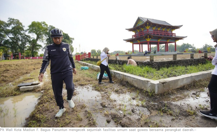 Gowes Sambil Sidak, Plt Wali Kota Madiun Sorot Kebersihan Fasilitas Umum dan Penataan PKL