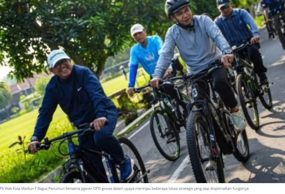 Gowes Sambil Pantau Kota, Plt Wali Kota Madiun Tinjau Pasar hingga Dorong Wisata Ziarah