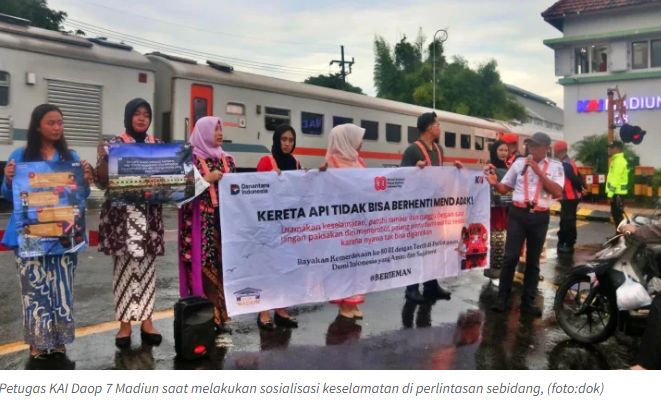 Peringati Hari Kartini, KAI Daop 7 Madiun Gelar Sosialisasi Keselamatan