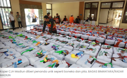 Cegah Tertukar, Koper CJH Kota Madiun Dihiasi Boneka dan Pita