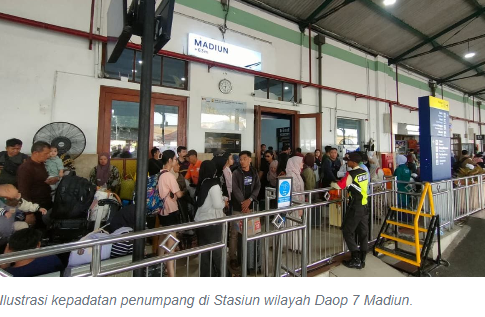 Libur May Day 2026, Belasan Ribu Penumpang Padati Stasiun di Daop 7 Madiun