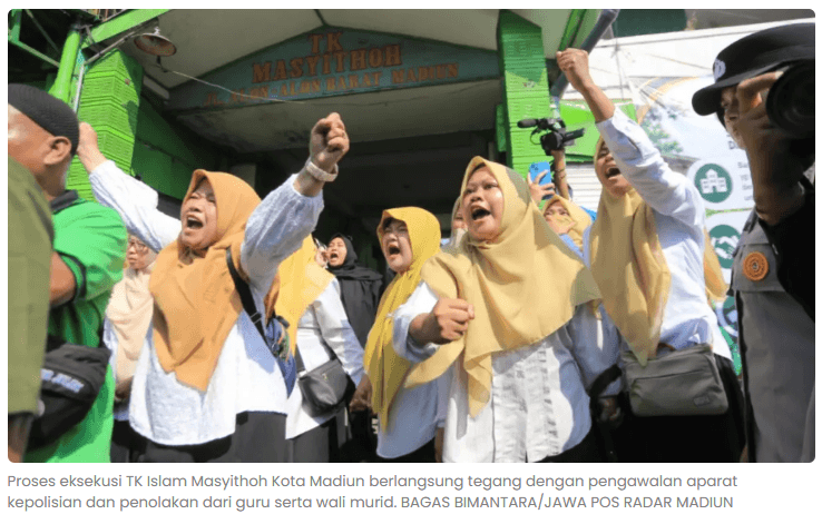 Eksekusi TK Islam Masyithoh Madiun Ricuh, Guru dan Wali Murid Bertahan