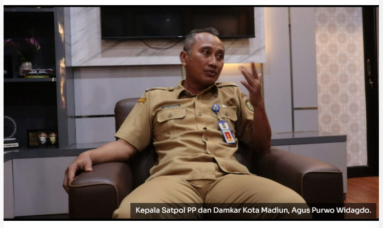 Satpol PP Kota Madiun Soroti Parkir PT JPC di Jalan dr Soetomo Kota Madiun, Jika Tak Lengkapi Persyaratan Akan Ditutup