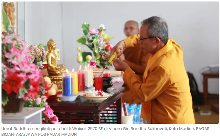 Peringati Waisak 2570 BE, Umat Buddha Madiun Tebar Pesan Kejujuran dan Kasih Sayang