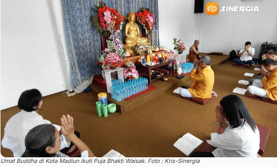 Puja Bhakti Waisak di Vihara Giri Bhanda Sukhavati Madiun, Momentum Memaknai Jalan Kebajikan