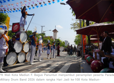 Parade Military Drum Band Meriahkan Hari Jadi Ke-108 Kota Madiun, Ribuan Warga Padati Jalan Pahlawan