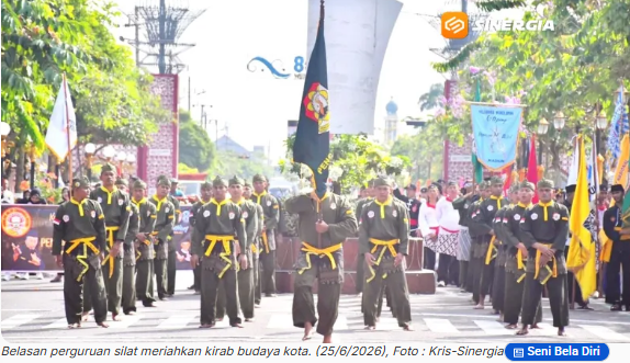 Pencak Silat Militer Curi Perhatian di Kirab Budaya Pencak Silat Kota Madiun
