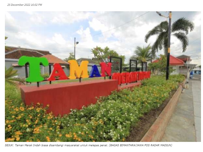 Hilangkan Gerah di Taman Merak Indah