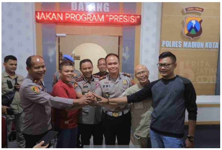 Kesalahpahaman Wartawan dan Kasat Lantas Polres Madiun Kota Berakhir Damai