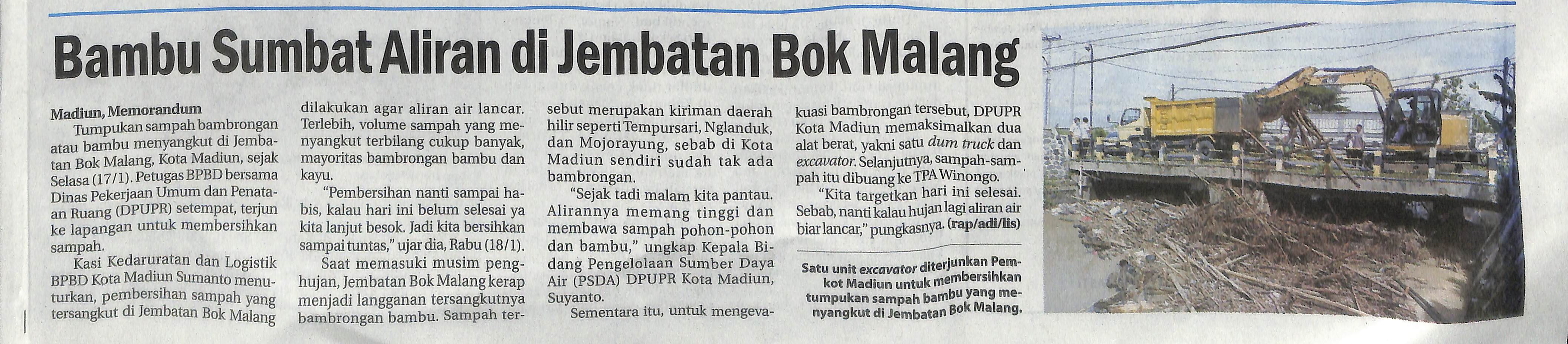 Bambu Sumbat Aliran di Jembatan Bok Malang