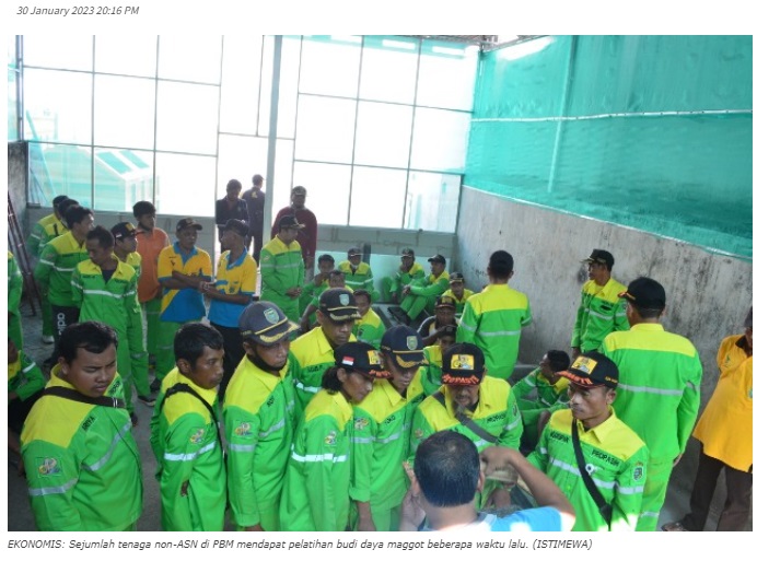 Manfaatkan Sampah PBM untuk Budi Daya Maggot