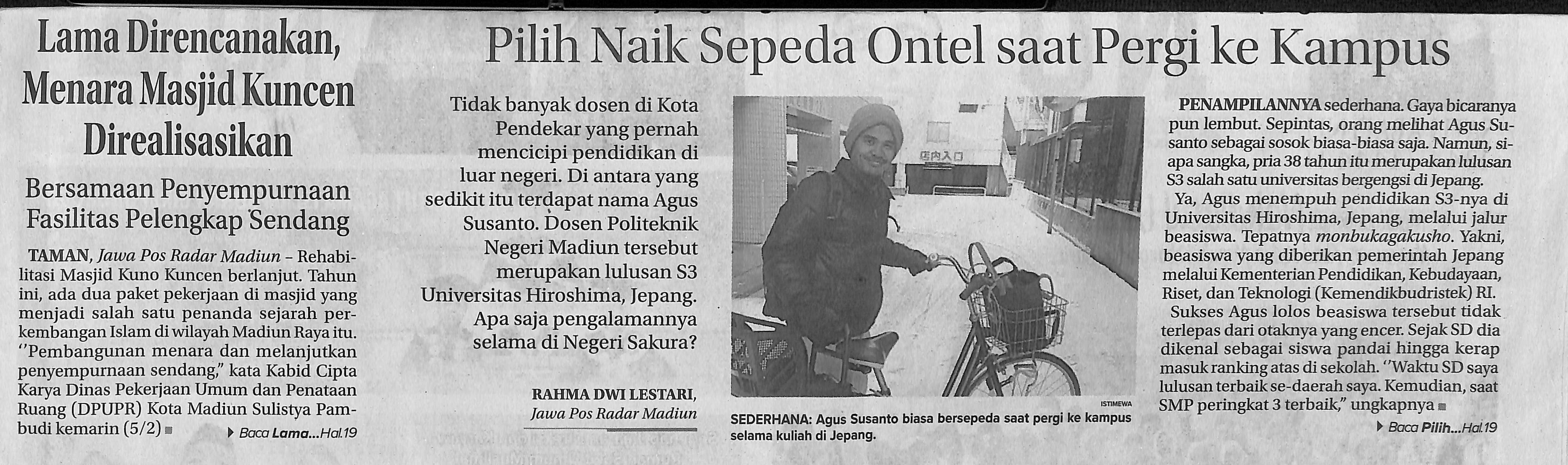 Pilih Naik Sepeda Ontel saat Pergi ke Kampus