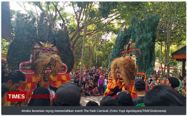 Meriahnya The Park Carnival di RTH Ngegong Madiun, Ada Reyog dan Parade Kostum