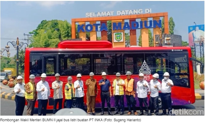 Bus Listrik Buatan INKA yang Akan Digunakan di G20 Dijajal Wamen BUMN II