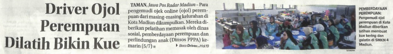 Driver Ojol Perempuan Dilatih Bikin Kue