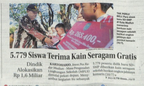 5.779 Siswa Terima Kain Seragam Gratis