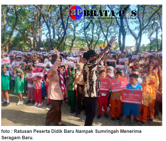 WaliKota Madiun Beserta Kandidik, Secara Simbolis Bagikan Seragam Gratis dan Bantuan Ongkos Jahit
